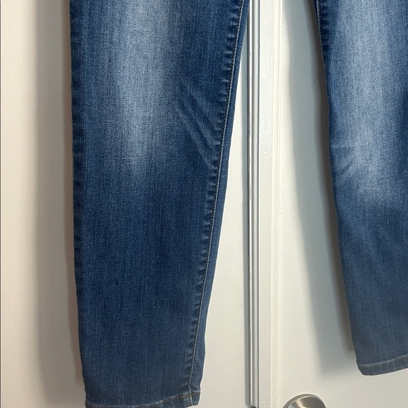 Judy Blue Relaxed Fit Skinny Jeans - Picture 5 of 8